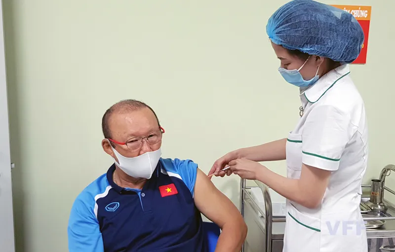 Điều chỉnh kế hoạch tiêm vắc xin phòng COVID-19 của các cầu thủ ĐTQG Việt Nam - Ảnh 1. Điều chỉnh kế hoạch tiêm vắc xin phòng COVID-19 của các cầu thủ ĐTQG Việt Nam - Ảnh 1.