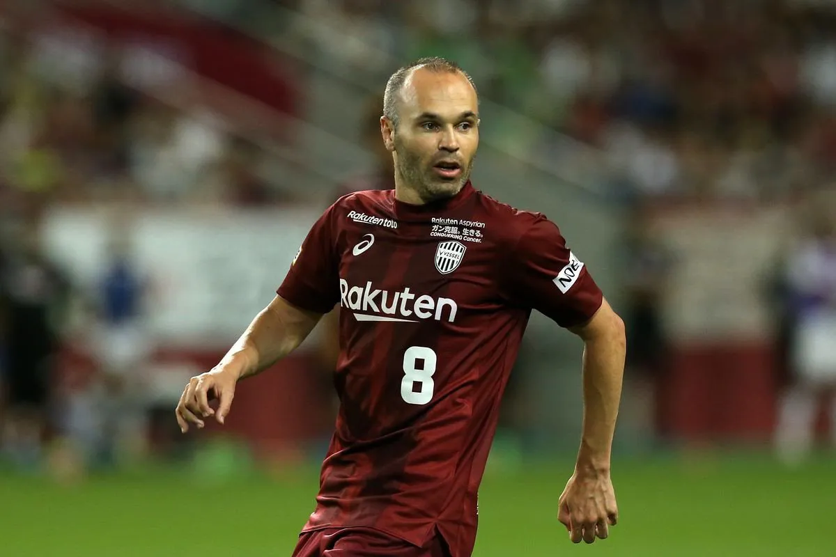 Iniesta gia hạn hợp đồng với Vissel Kobe ở tuổi 37 - Ảnh 1. Iniesta gia hạn hợp đồng với Vissel Kobe ở tuổi 37 - Ảnh 1.