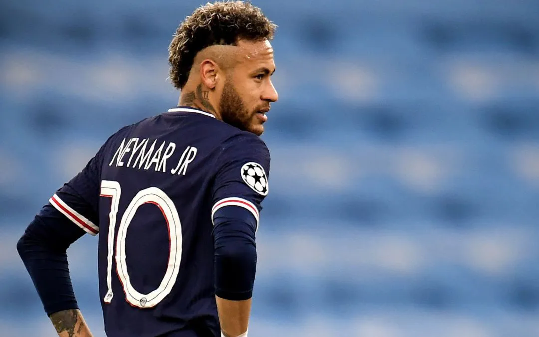 10 cầu thủ có thu nhập cao nhất thế giới 2021: Ronaldo vô đối - Ảnh 3. 10 cầu thủ có thu nhập cao nhất thế giới 2021: Ronaldo vô đối - Ảnh 3.