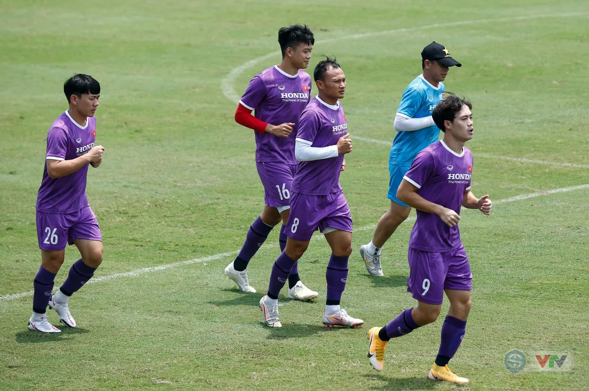 Bình phục thần tốc, Trọng Hoàng trở lại tập luyện - Ảnh 1. Bình phục thần tốc, Trọng Hoàng trở lại tập luyện - Ảnh 1.