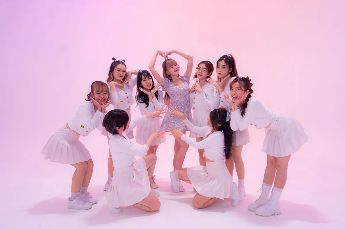 Thiều Bảo Tr&acirc;m tung Love Rosie bản dance - Ảnh 1.