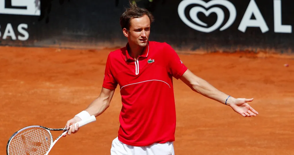 Daniil Medvedev dừng bước tại vòng 2 giải quần vợt Italia mở rộng 2021 - Ảnh 1. Daniil Medvedev dừng bước tại vòng 2 giải quần vợt Italia mở rộng 2021 - Ảnh 1.