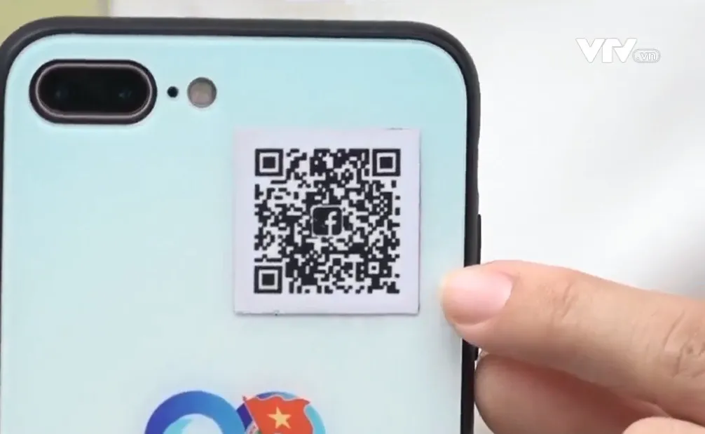 Quét mã QR để truy cập vào fanpage hỏi đáp về bầu cử - Ảnh 1.