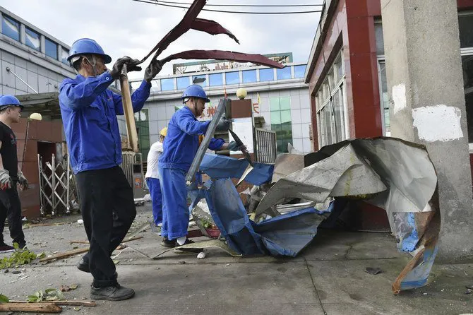 Hai trận lốc xoáy càn quét Trung Quốc khiến 7 người thiệt mạng, hàng trăm người bị thương - Ảnh 3.