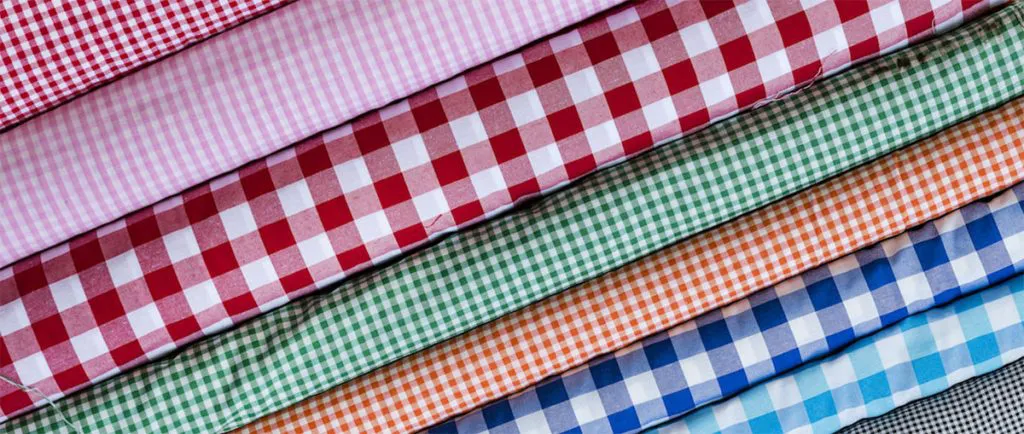 6 cách biến hóa với họa tiết Gingham cho Hè 2021 - Ảnh 1.