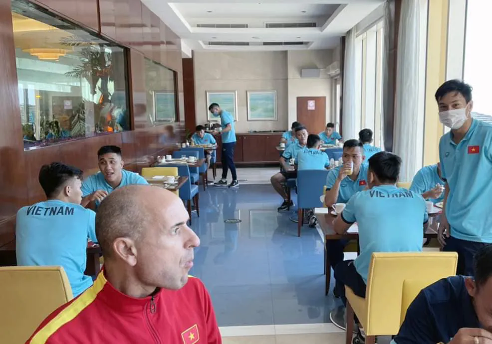 ĐT Futsal Việt Nam có mặt tại UAE, sẵn sàng tranh vé dự VCK FIFA Futsal World Cup - Ảnh 2.