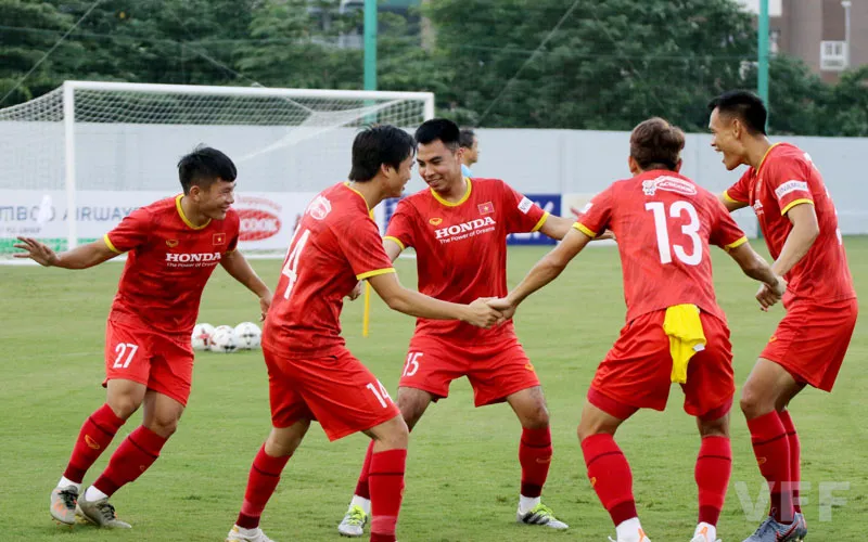 Hoàng Đức chấn thương, tập riêng cùng Xuân Trường - Ảnh 10. Hoàng Đức chấn thương, tập riêng cùng Xuân Trường - Ảnh 10.