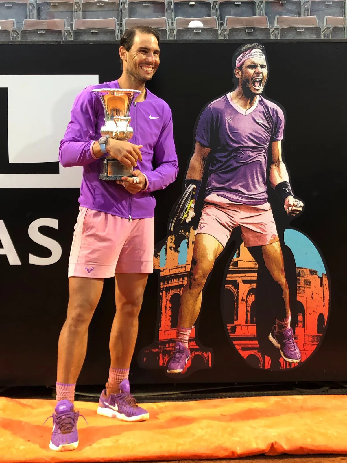 Vượt qua Djokovic, Nadal lần thứ 10 vô địch Italia mở rộng 2021 - Ảnh 6. Vượt qua Djokovic, Nadal lần thứ 10 vô địch Italia mở rộng 2021 - Ảnh 6.