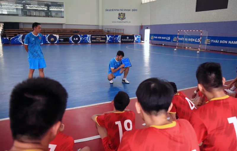 ĐT Futsal Việt Nam ngược dòng thắng ĐT Iraq trong trận giao hữu - Ảnh 2.