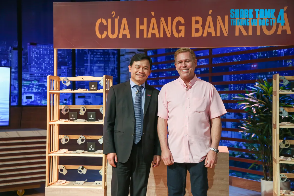 Shark Tank Việt Nam: Shark Phú chốt deal 2 tỷ với startup khóa chống trộm xe máy - Ảnh 5.