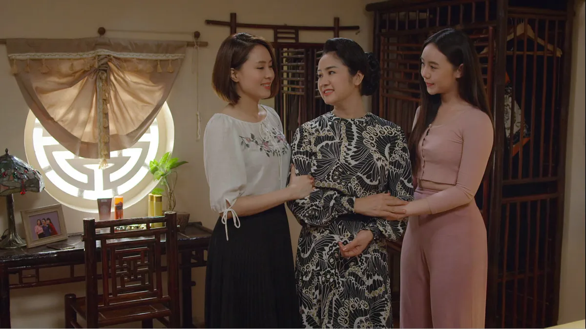 Hồng Diễm sợ Châu lẻ bóng cô đơn đến cuối phim Hướng dương ngược nắng - Ảnh 1.