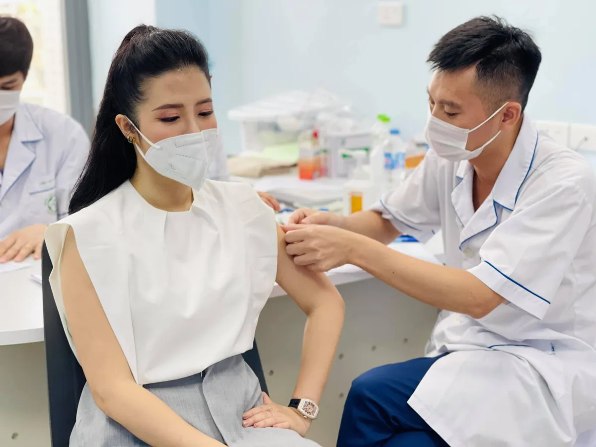 Loạt BTV, PV của VTV hào hứng đi tiêm vaccine ngừa COVID-19 - Ảnh 3.