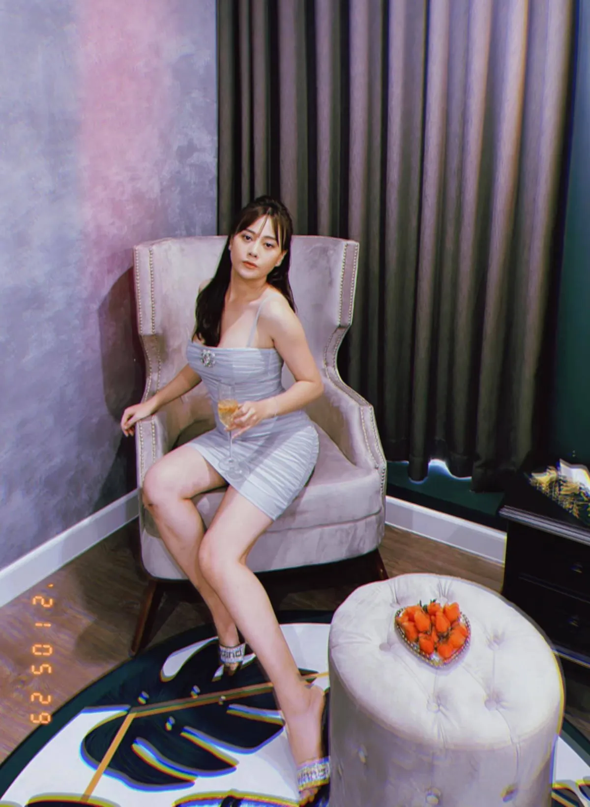 Phương Oanh không nghĩ về ngôi nhà và những đứa trẻ - Ảnh 1. Phương Oanh không nghĩ về ngôi nhà và những đứa trẻ - Ảnh 1.