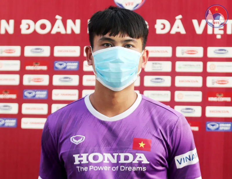 Tiền vệ U22 Việt Nam chia sẻ bí quyết vượt qua khó khăn về thời tiết - Ảnh 1. Tiền vệ U22 Việt Nam chia sẻ bí quyết vượt qua khó khăn về thời tiết - Ảnh 1.