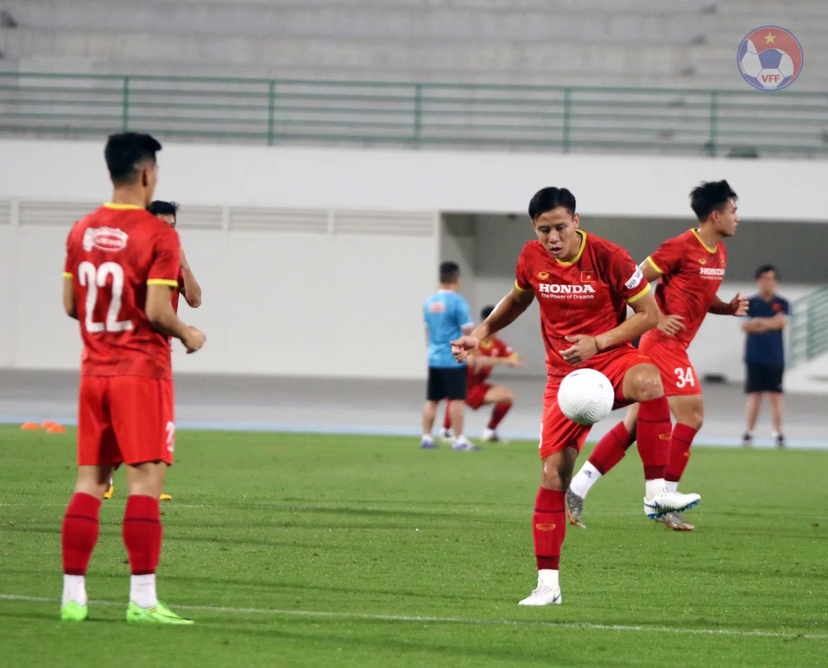 Chùm ảnh: Buổi tập thứ 2 của ĐT Việt Nam tại UAE - Ảnh 11. Chùm ảnh: Buổi tập thứ 2 của ĐT Việt Nam tại UAE - Ảnh 11.