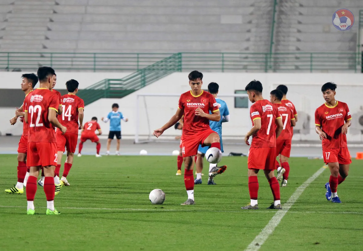 Chùm ảnh: Buổi tập thứ 2 của ĐT Việt Nam tại UAE - Ảnh 9. Chùm ảnh: Buổi tập thứ 2 của ĐT Việt Nam tại UAE - Ảnh 9.