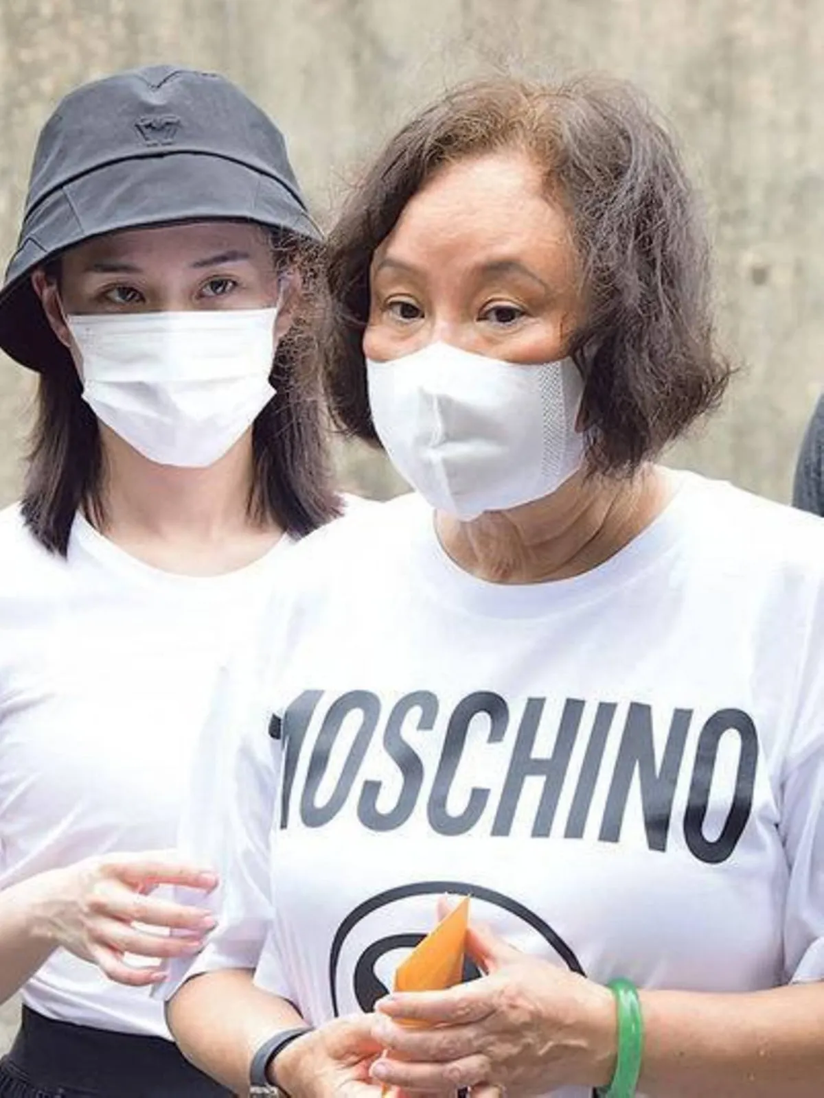 Vua s&ograve;ng b&agrave;i H&agrave; Hồng S&acirc;n đ&atilde; được ch&ocirc;n cất sau 1 năm qua đời, quan t&agrave;i trị gi&aacute; 8 triệu đ&ocirc; la Hong Kong - Ảnh 3.