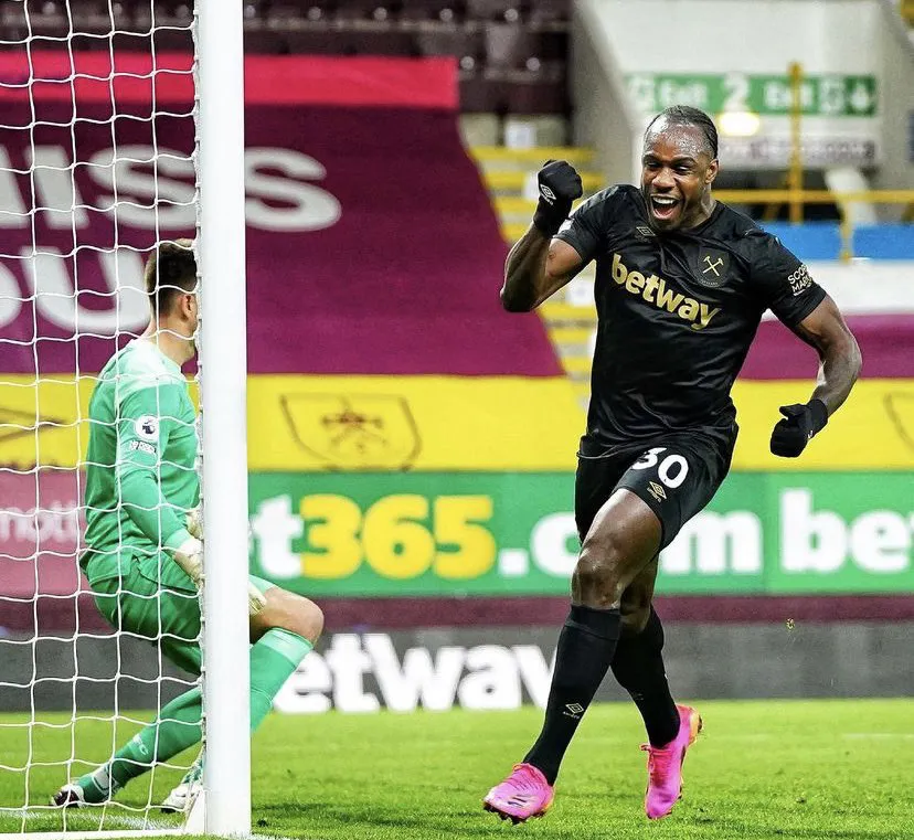 West Ham ngược dòng thắng ngay trên sân của Burnley, bám đuổi cơ hội dự cúp châu Âu - Ảnh 1. West Ham ngược dòng thắng ngay trên sân của Burnley, bám đuổi cơ hội dự cúp châu Âu - Ảnh 1.