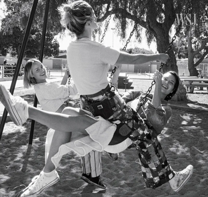 WSJ quy tụ 3 si&ecirc;u mẫu thế giới thập ni&ecirc;n 90, quậy banh m&ugrave;a h&egrave; COVID-19 - Ảnh 5.