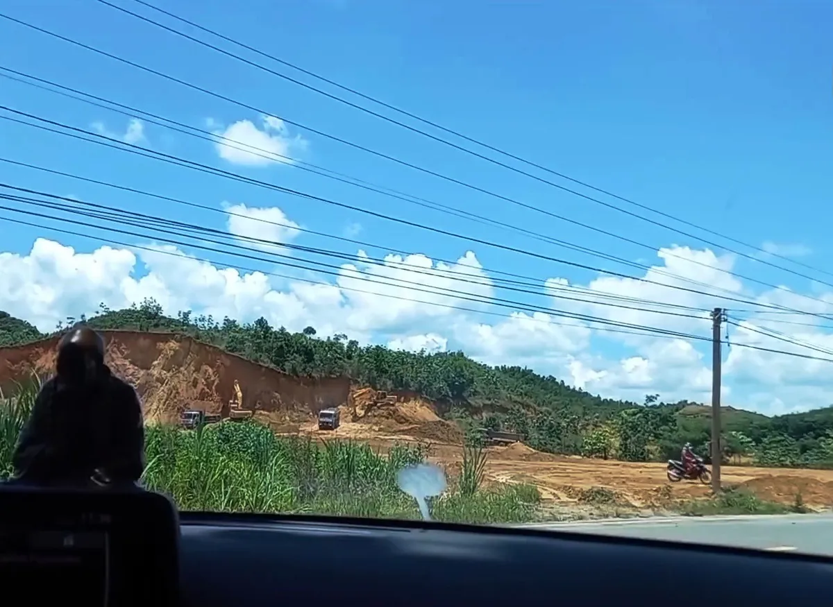 Nhiều quả đồi tại L&acirc;m Đồng bị biến dạng nghi&ecirc;m trọng - Ảnh 2.