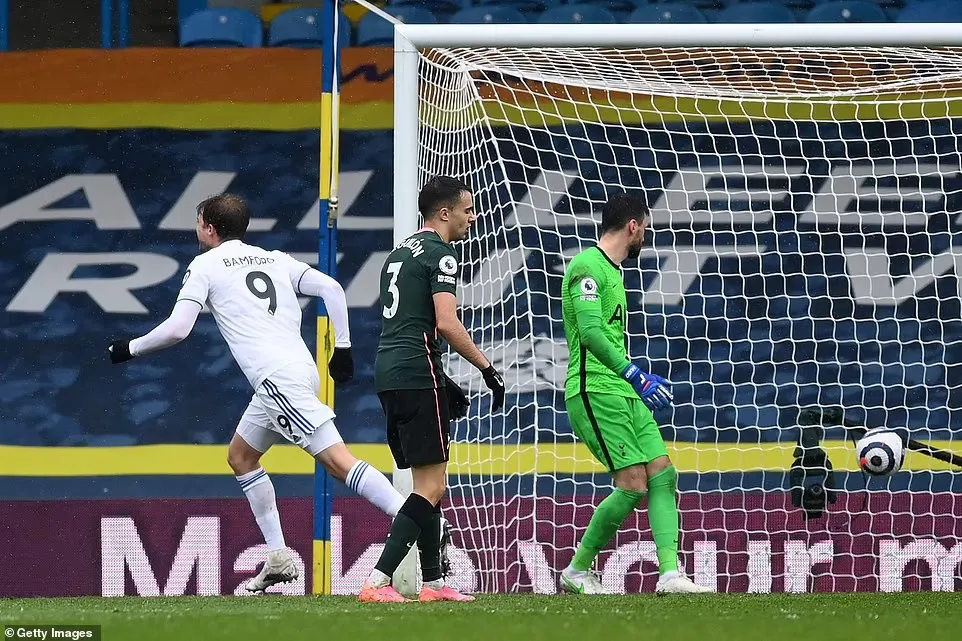 Leeds United 3-1 Tottenham: Đánh rơi 3 điểm, Tottenham top 4 xa dần - Ảnh 3. Leeds United 3-1 Tottenham: Đánh rơi 3 điểm, Tottenham top 4 xa dần - Ảnh 3.