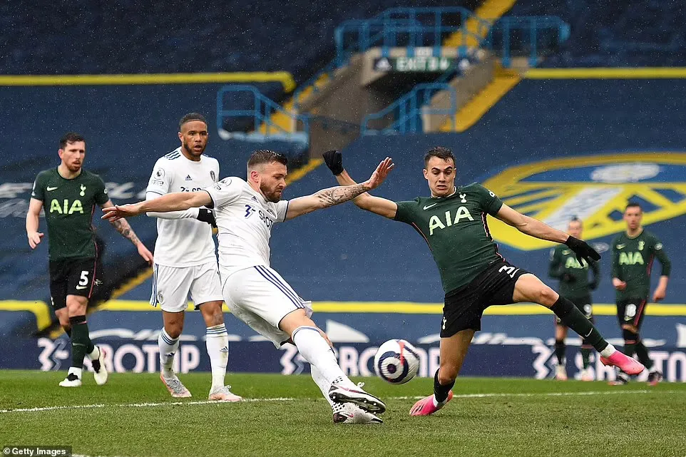 Leeds United 3-1 Tottenham: Đánh rơi 3 điểm, Tottenham top 4 xa dần - Ảnh 1. Leeds United 3-1 Tottenham: Đánh rơi 3 điểm, Tottenham top 4 xa dần - Ảnh 1.
