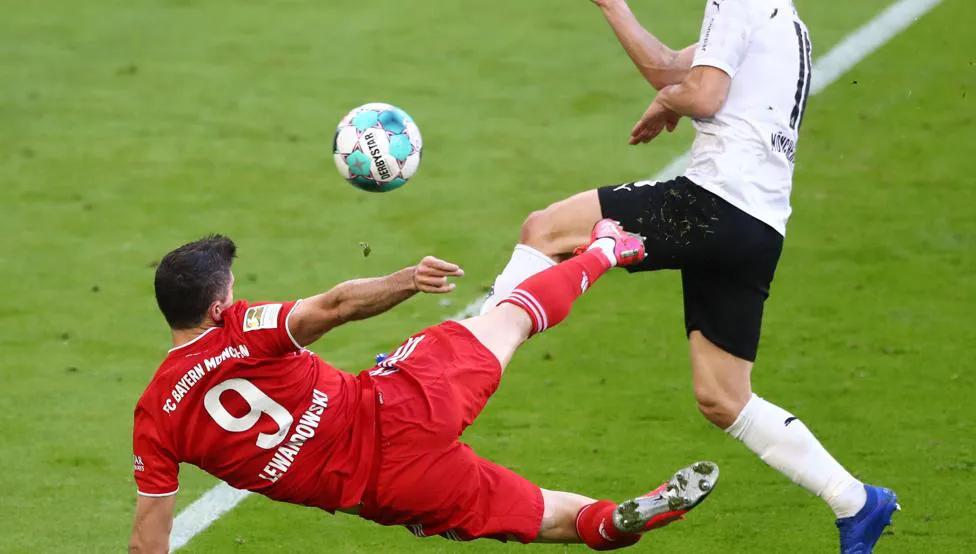 Bayern 6-0 MGladbach: Lewandowski lập hat-trick, Bayern thắng tưng bừng mừng chức vô địch - Ảnh 2. Bayern 6-0 MGladbach: Lewandowski lập hat-trick, Bayern thắng tưng bừng mừng chức vô địch - Ảnh 2.