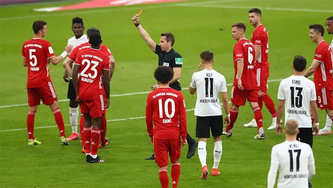Bayern 6-0 MGladbach: Lewandowski lập hat-trick, Bayern thắng tưng bừng mừng chức vô địch - Ảnh 5. Bayern 6-0 MGladbach: Lewandowski lập hat-trick, Bayern thắng tưng bừng mừng chức vô địch - Ảnh 5.