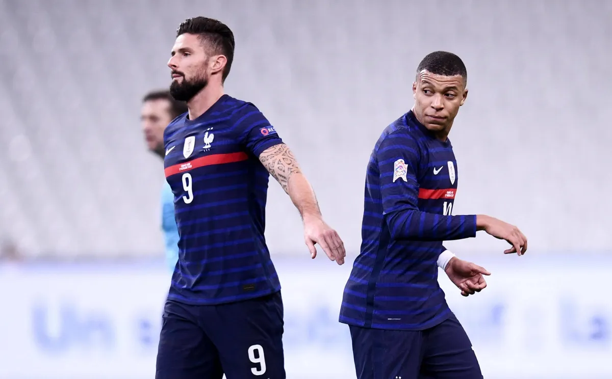 ĐT Pháp lục đục, Mbappe nổi điên vì Giroud - Ảnh 1. ĐT Pháp lục đục, Mbappe nổi điên vì Giroud - Ảnh 1.