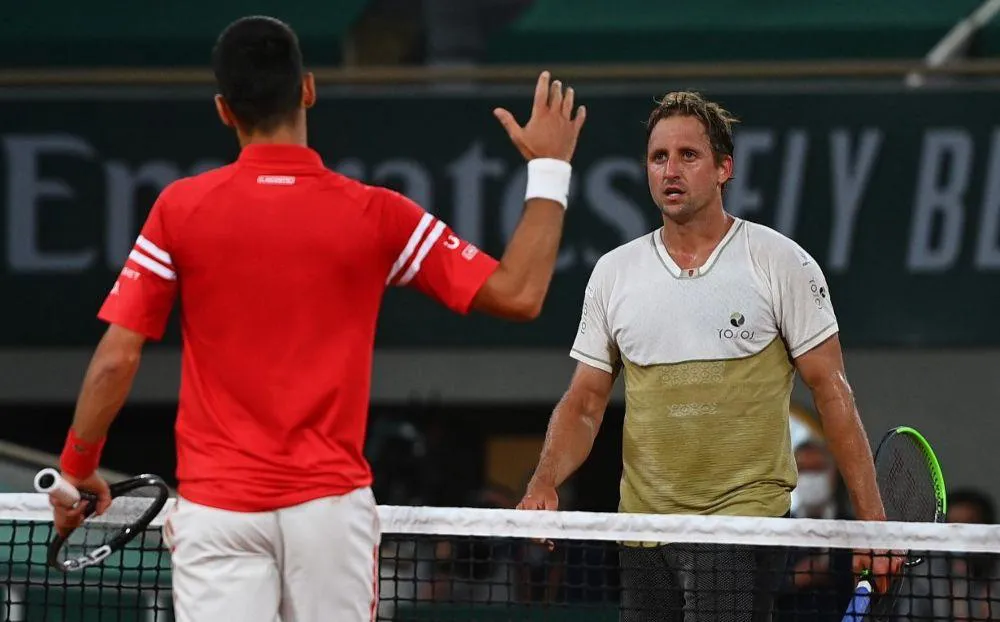 Pháp mở rộng 2021: Novak Djokovic dễ dàng vào vòng 2 - Ảnh 2. Pháp mở rộng 2021: Novak Djokovic dễ dàng vào vòng 2 - Ảnh 2.