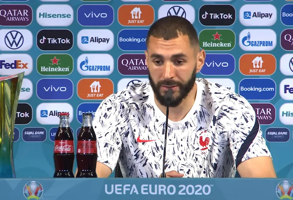 Pogba sẽ không phải ngồi cạnh chai bia tại UEFA EURO 2020 - Ảnh 2. Pogba sẽ không phải ngồi cạnh chai bia tại UEFA EURO 2020 - Ảnh 2.