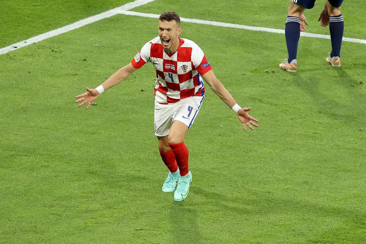 Ivan Perisic nhiễm COVID-19, ĐT Croatia gặp khó trước ĐT Tây Ban Nha - Ảnh 2. Ivan Perisic nhiễm COVID-19, ĐT Croatia gặp khó trước ĐT Tây Ban Nha - Ảnh 2.