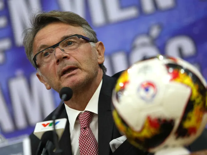 LĐBĐ Việt Nam bất ngờ chia tay HLV Philippe Troussier - Ảnh 1. LĐBĐ Việt Nam bất ngờ chia tay HLV Philippe Troussier - Ảnh 1.