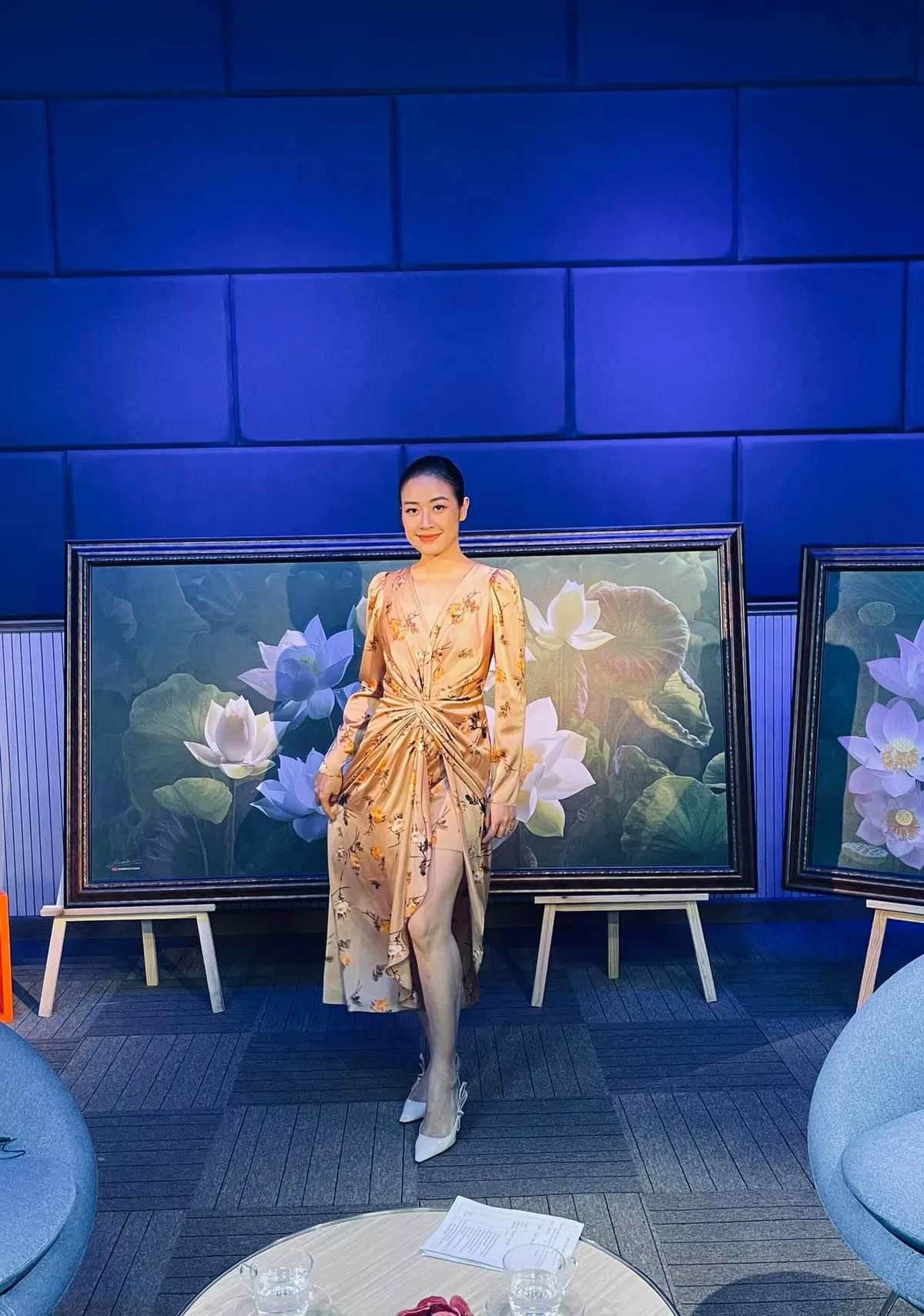 MC Phí Linh khoe trang phục mùa hè mát mắt - Ảnh 13.