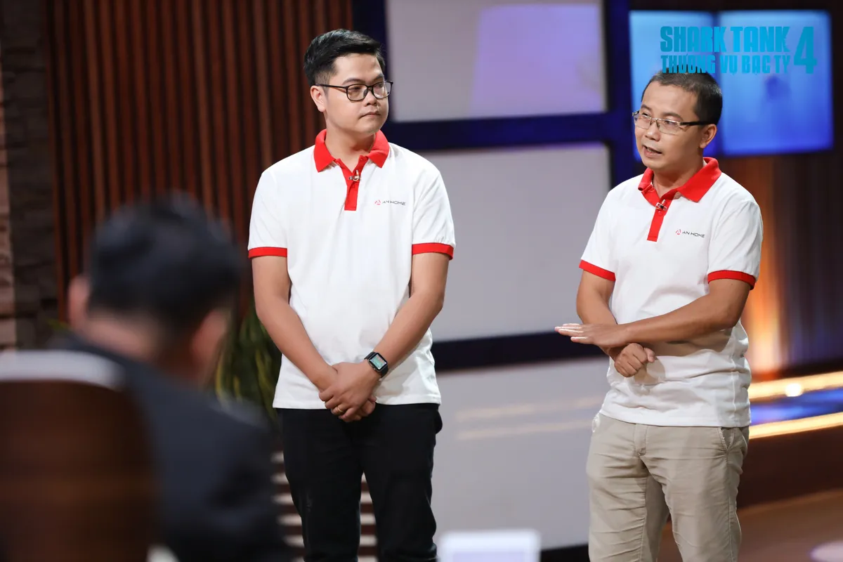 Shark Tank Việt Nam: Hai Shark  tranh nhau đầu tư cho startup nhà thông minh - Ảnh 2.