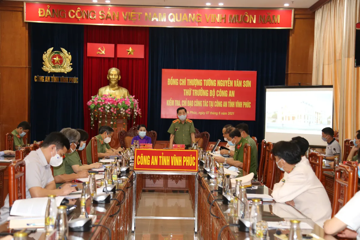 Công an tỉnh Vĩnh Phúc được trao tặng Huân chương Lao động hạng Ba - Ảnh 1. Công an tỉnh Vĩnh Phúc được trao tặng Huân chương Lao động hạng Ba - Ảnh 1.
