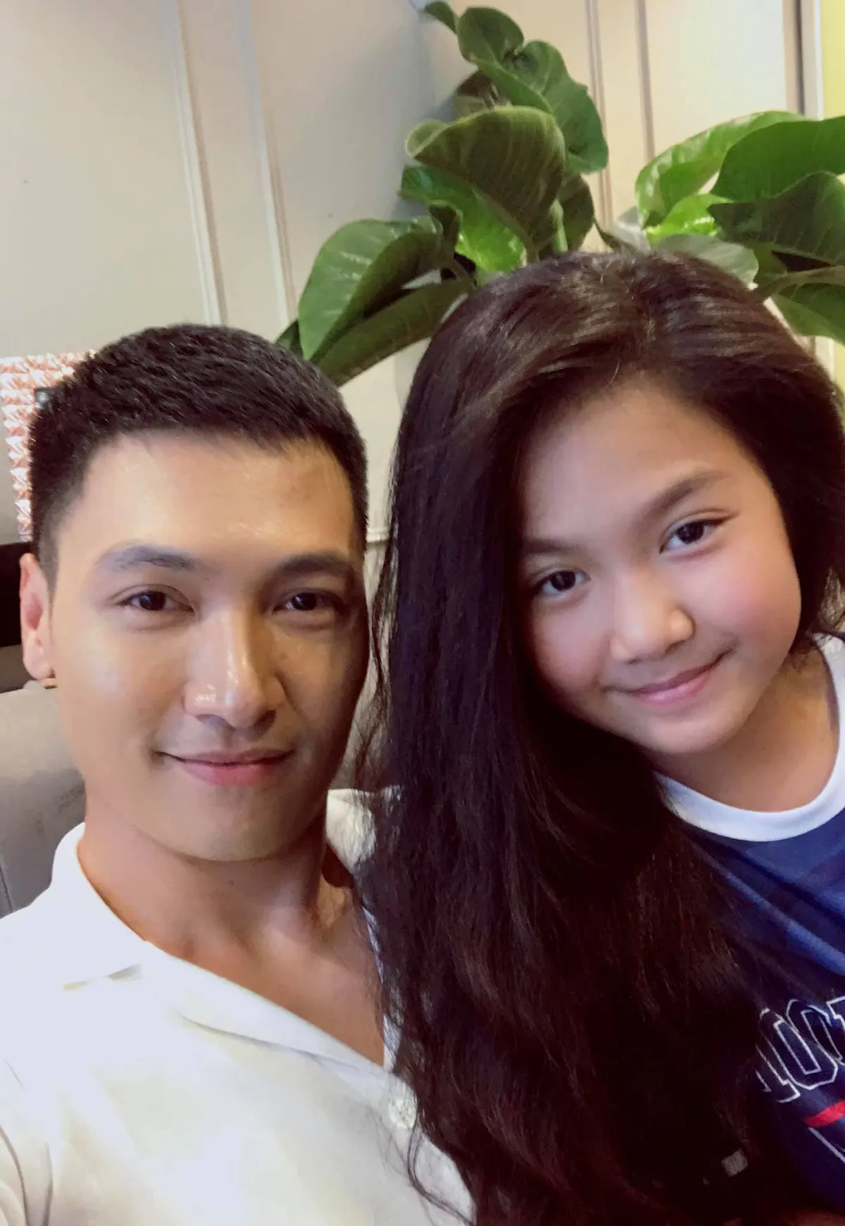 Mạnh Trường khoe ảnh hồi b&eacute;, được khen giống hệt b&eacute; Chip - Ảnh 2.