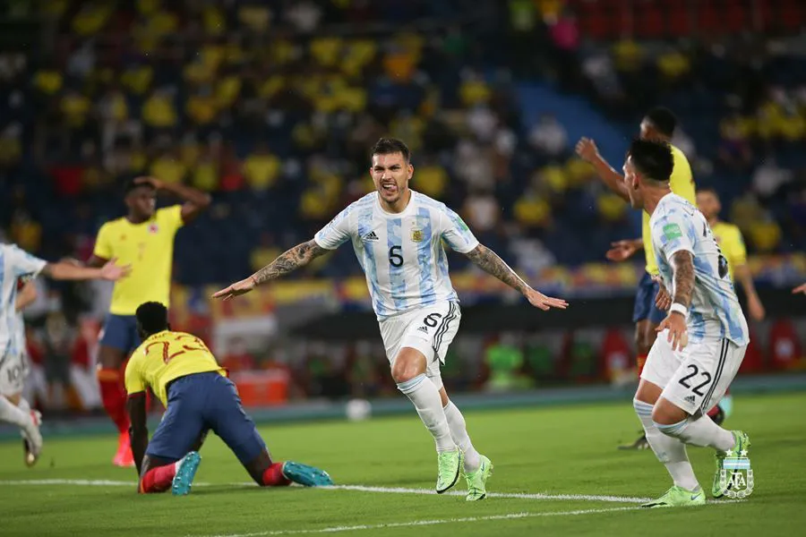 Dẫn trước 2 bàn, Argentina vẫn mất điểm tiếc nuối trước Colombia - Ảnh 1. Dẫn trước 2 bàn, Argentina vẫn mất điểm tiếc nuối trước Colombia - Ảnh 1.