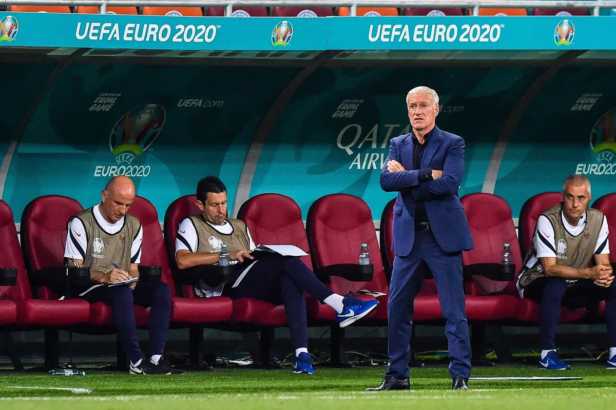 HLV Didier Deschamps tiếp tục dẫn dắt đội tuyển Pháp - Ảnh 2. HLV Didier Deschamps tiếp tục dẫn dắt đội tuyển Pháp - Ảnh 2.