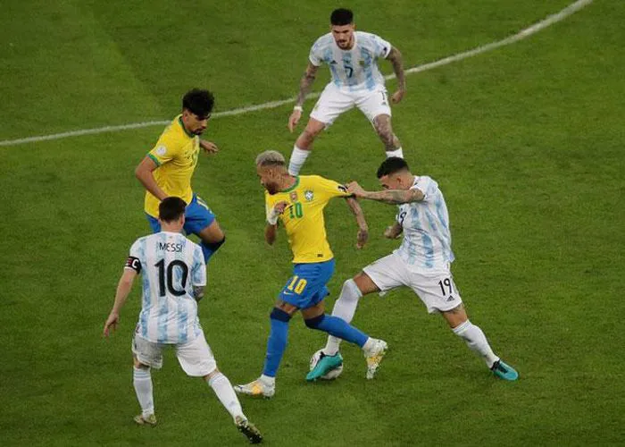 Brazil 0-1 Argentina: Messi có danh hiệu đầu tiên cùng ĐTQG (Chung kết Copa America 2021) - Ảnh 3.