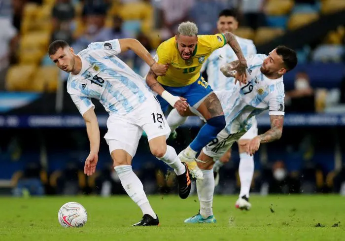 Neymar bật khóc khi Brazil thất bại tại chung kết Copa America 2021 - Ảnh 1. Neymar bật khóc khi Brazil thất bại tại chung kết Copa America 2021 - Ảnh 1.