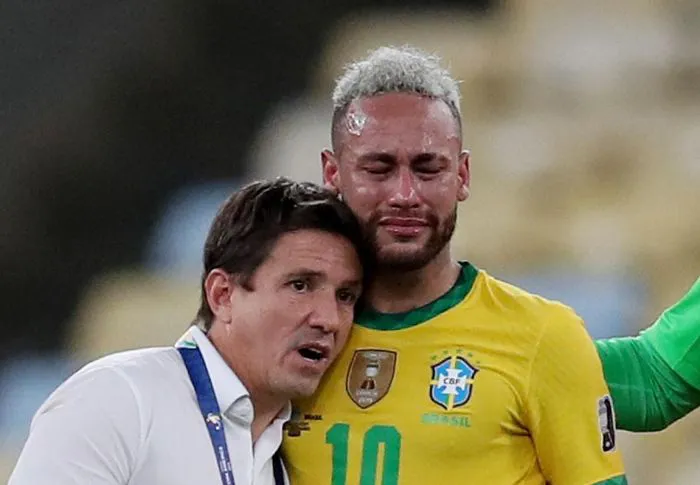 Neymar bật khóc khi Brazil thất bại tại chung kết Copa America 2021 - Ảnh 10. Neymar bật khóc khi Brazil thất bại tại chung kết Copa America 2021 - Ảnh 10.