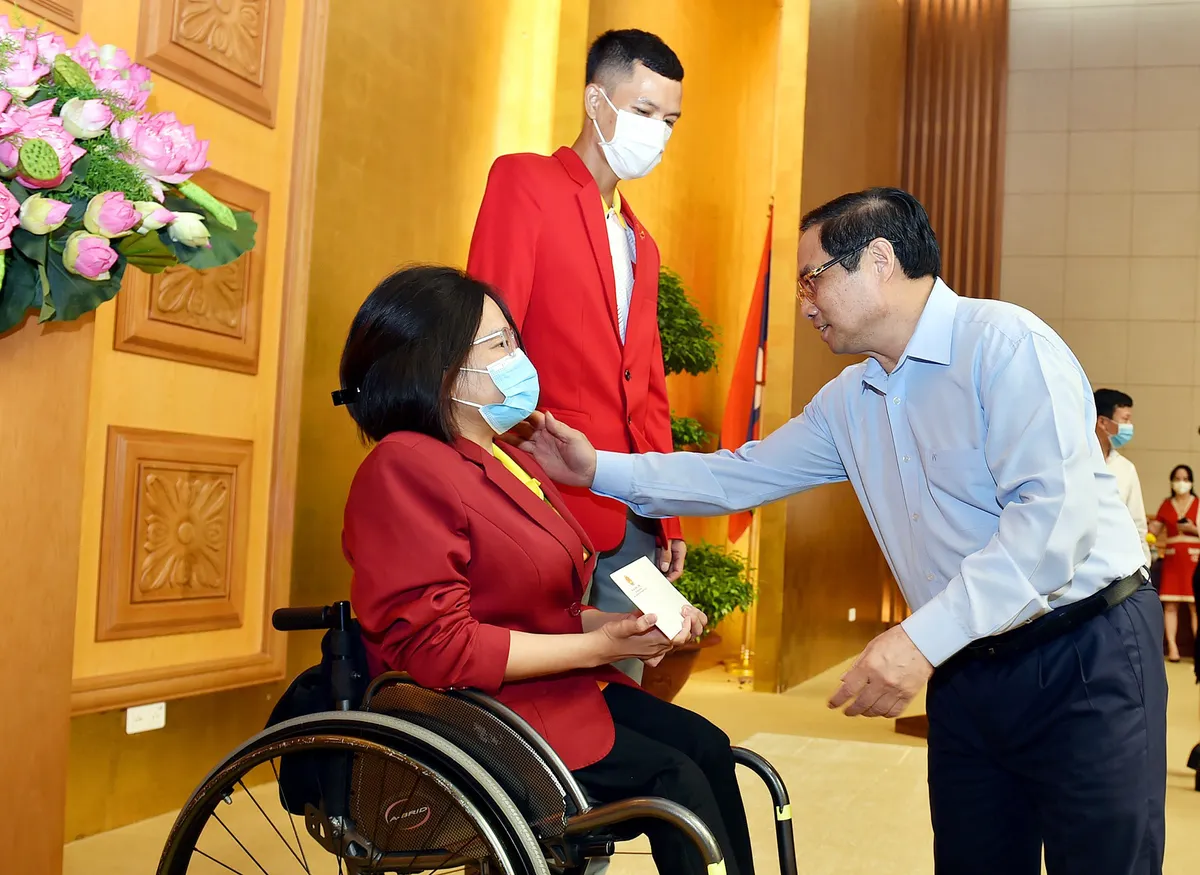 Thủ tướng Phạm Minh Chính: Cần đẩy mạnh hơn nữa phong trào thể dục thể thao, tạo điều kiện để người dân rèn luyện sức khỏe - Ảnh 6. Thủ tướng Phạm Minh Chính: Cần đẩy mạnh hơn nữa phong trào thể dục thể thao, tạo điều kiện để người dân rèn luyện sức khỏe - Ảnh 6.