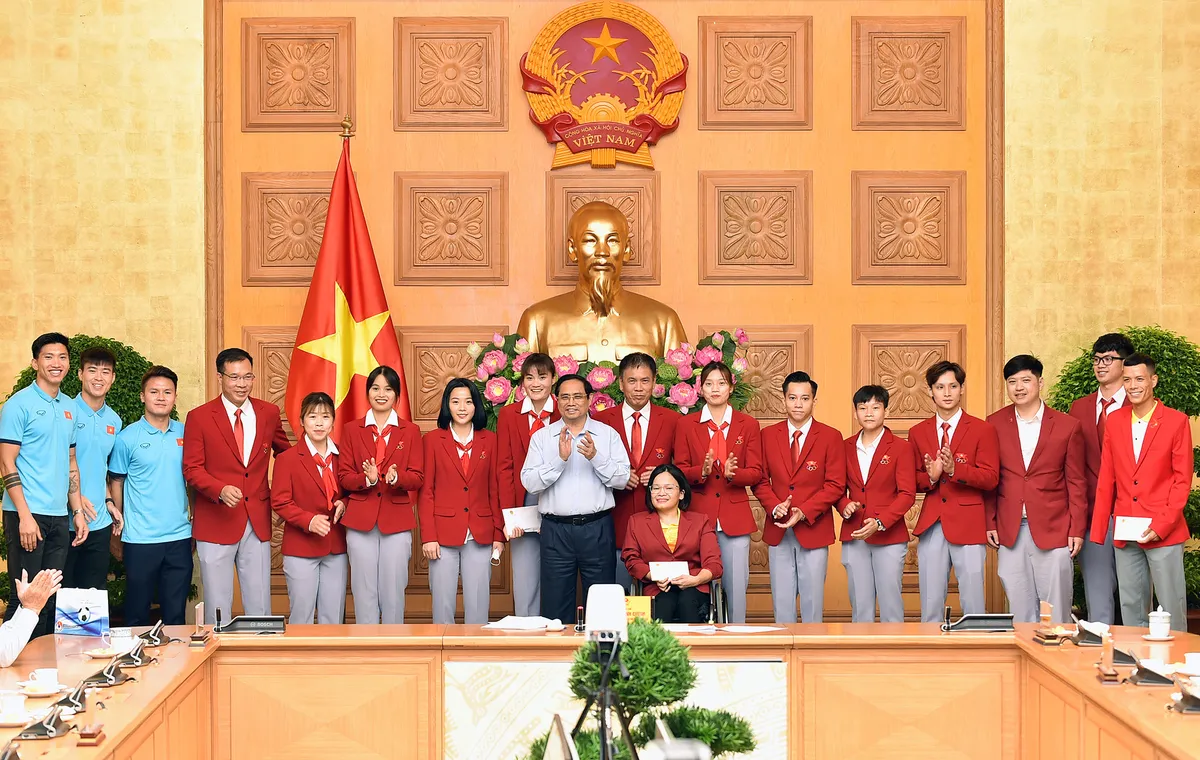 Thủ tướng Phạm Minh Chính: Cần đẩy mạnh hơn nữa phong trào thể dục thể thao, tạo điều kiện để người dân rèn luyện sức khỏe - Ảnh 1. Thủ tướng Phạm Minh Chính: Cần đẩy mạnh hơn nữa phong trào thể dục thể thao, tạo điều kiện để người dân rèn luyện sức khỏe - Ảnh 1.