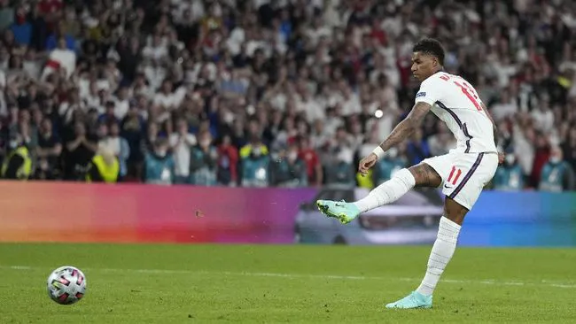 Rashford dằn vặt vì khiến ĐT Anh mất chức vô địch EURO 2020 - Ảnh 1. Rashford dằn vặt vì khiến ĐT Anh mất chức vô địch EURO 2020 - Ảnh 1.