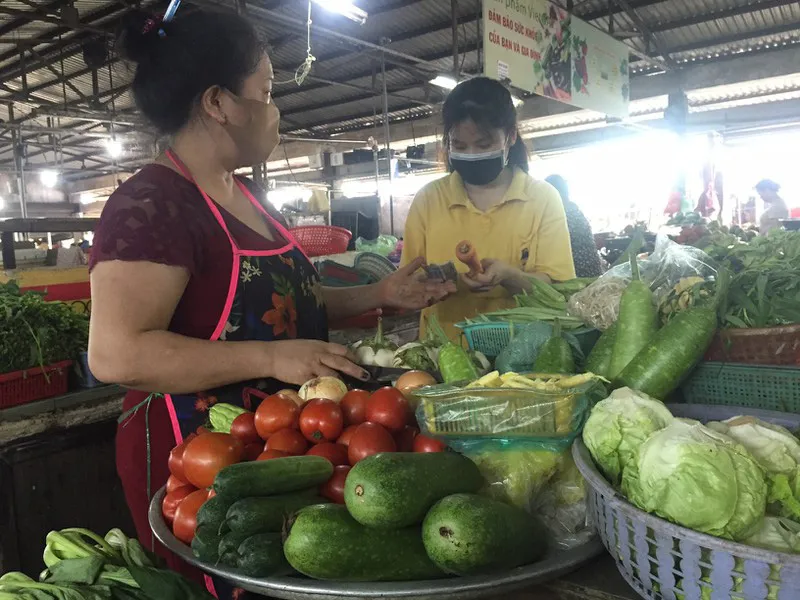 Ngành Công Thương và Nông nghiệp chịu trách nhiệm trước dân nếu thiếu hàng thiết yếu - Ảnh 2.