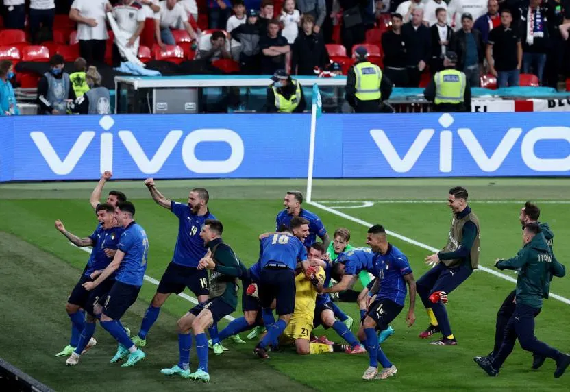 Vivo đồng hành trong “Bữa tiệc công nghệ” tại Lễ bế mạc UEFA EURO 2020 - Ảnh 4.