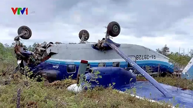 Tai nạn máy bay ở Siberia, 18 hành khách cùng phi hành đoàn đều sống sót - Ảnh 1.