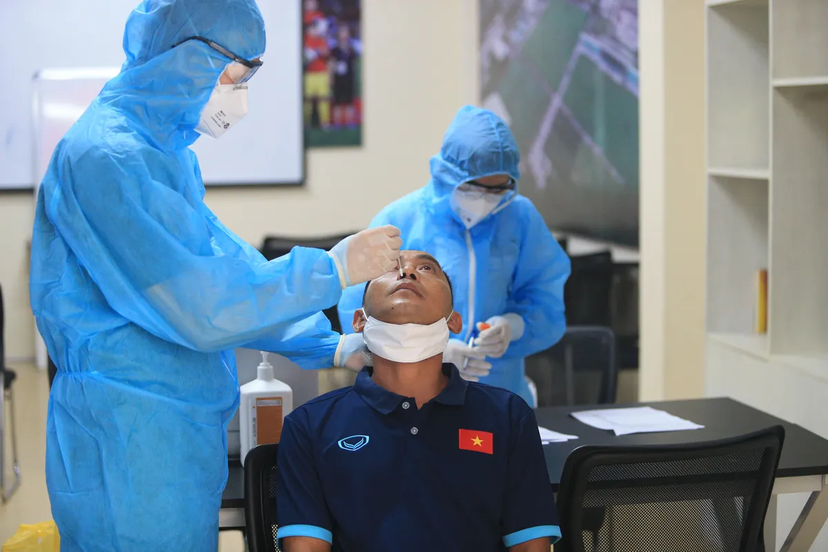 ĐT nữ Việt Nam kiểm tra y tế theo quy định trong ngày đầu hội quân - Ảnh 4. ĐT nữ Việt Nam kiểm tra y tế theo quy định trong ngày đầu hội quân - Ảnh 4.