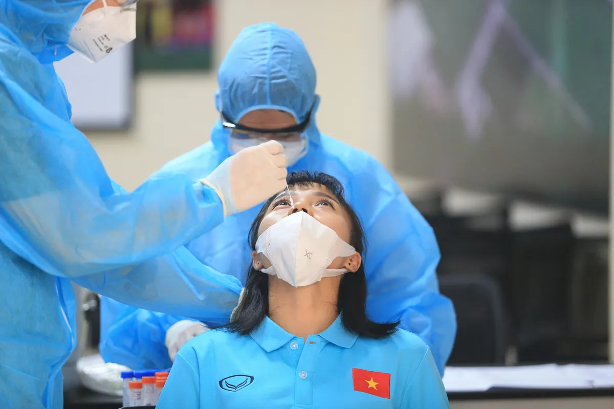 ĐT nữ Việt Nam kiểm tra y tế theo quy định trong ngày đầu hội quân - Ảnh 9. ĐT nữ Việt Nam kiểm tra y tế theo quy định trong ngày đầu hội quân - Ảnh 9.